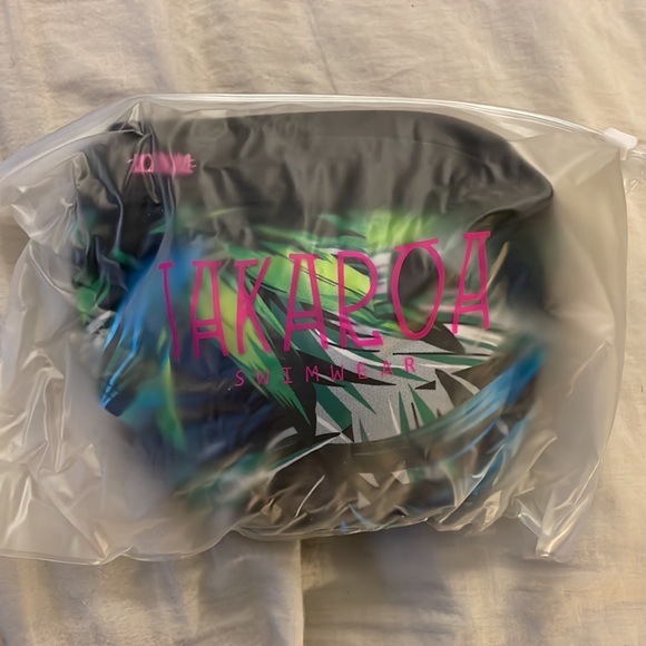 NWT - Bikini sport - Tai - Picture 9 of 10